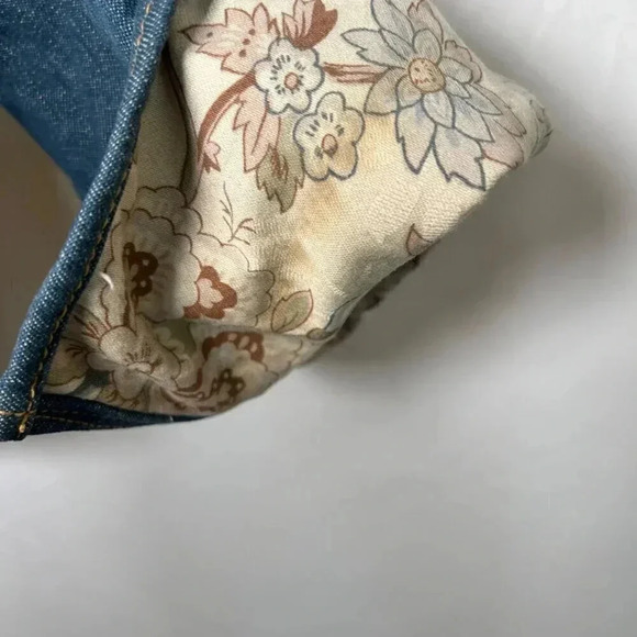 Coldwater Creek Size Medium Denim Floral Embroidered Jacket Casual - Picture 12 of 13